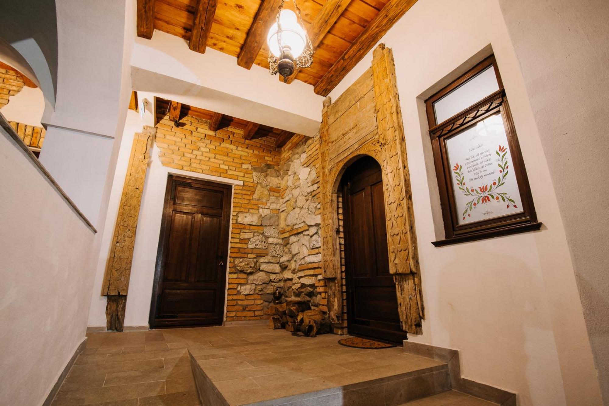 Molnos Kuria Pension Corund  Luaran gambar