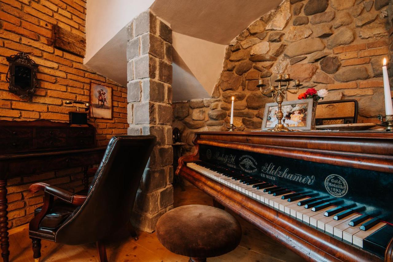 Molnos Kuria Pension Corund  Luaran gambar